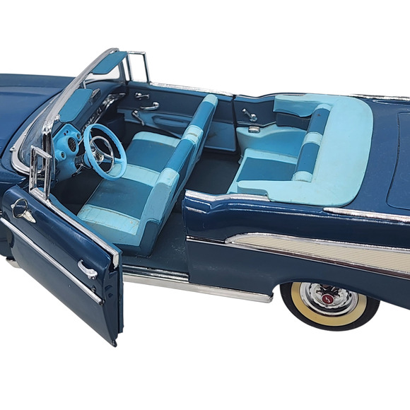 Danbury Mint 1957 Chevrolet Bel Air Convertible - Picture 6 of 9